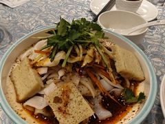 石河子凉皮-巴扎美食·新疆菜·西域歌舞表演餐厅(新疆大厦店)