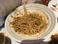 -肥肥虾庄·金牌油焖大虾(汉街SKP店)