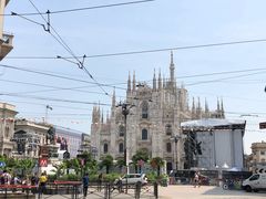 -文艺复兴百货(米兰大教堂广场店)