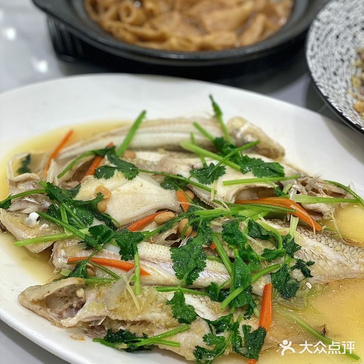 这家潮州菜好赞！就在拱北口岸耶！海鲜好新鲜！