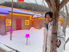 -采薇庄园四季滑雪场