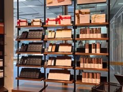 -Laderach 莱德拉(上海环贸iapm店)