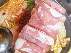 部队锅-MI WU FACTORY米屋美食工厂餐厅(绿地店)