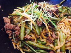 顶级牛腩焖面-金豆角砂锅焖面(安贞店)
