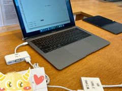 -Apple零售店(华贸购物中心店)