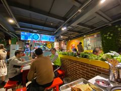 -钢管厂五区小郡肝串串香(奥克斯广场锦城万达店)