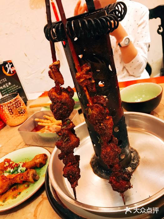斗鸡饭场伙(新南门店)菠萝碳烤鸡腿图片
