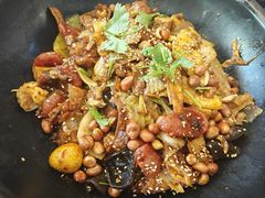 -愉肴麻辣香锅(中北镇店)