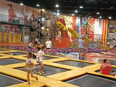 -极限Jump蹦床·新潮玩运动世界·室内乐园·团建·派对中心
