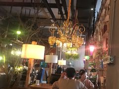 大堂-枫叶林咖啡(华商店)