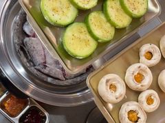 -围炉肉舍•炭烤活鳗•丹东海鲜烤肉(步行街店)