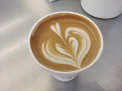 燕麦拿铁-Manner Coffee(IFS一楼店)