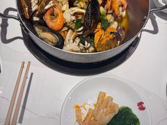 -七欣天香辣蟹火锅(闵行浦江欢乐颂店)