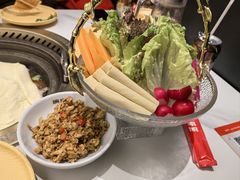 东北蘸酱菜-锅当当铁锅炖烀饼王(长泰广场店)