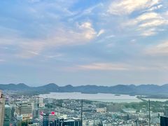 -Hi City·城市之巅