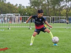 -Riverside河畔少儿足球培训(前滩店)