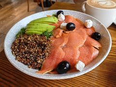 三文鱼牛油果沙拉-Money Shops(愚园路店)