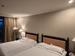 -昆明春城湖畔度假村