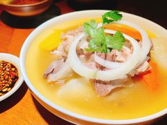 手抓羊肉-楼兰新疆主题餐厅(苏州中心店)