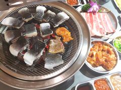 -围炉肉舍•炭烤活鳗•丹东海鲜烤肉(步行街店)