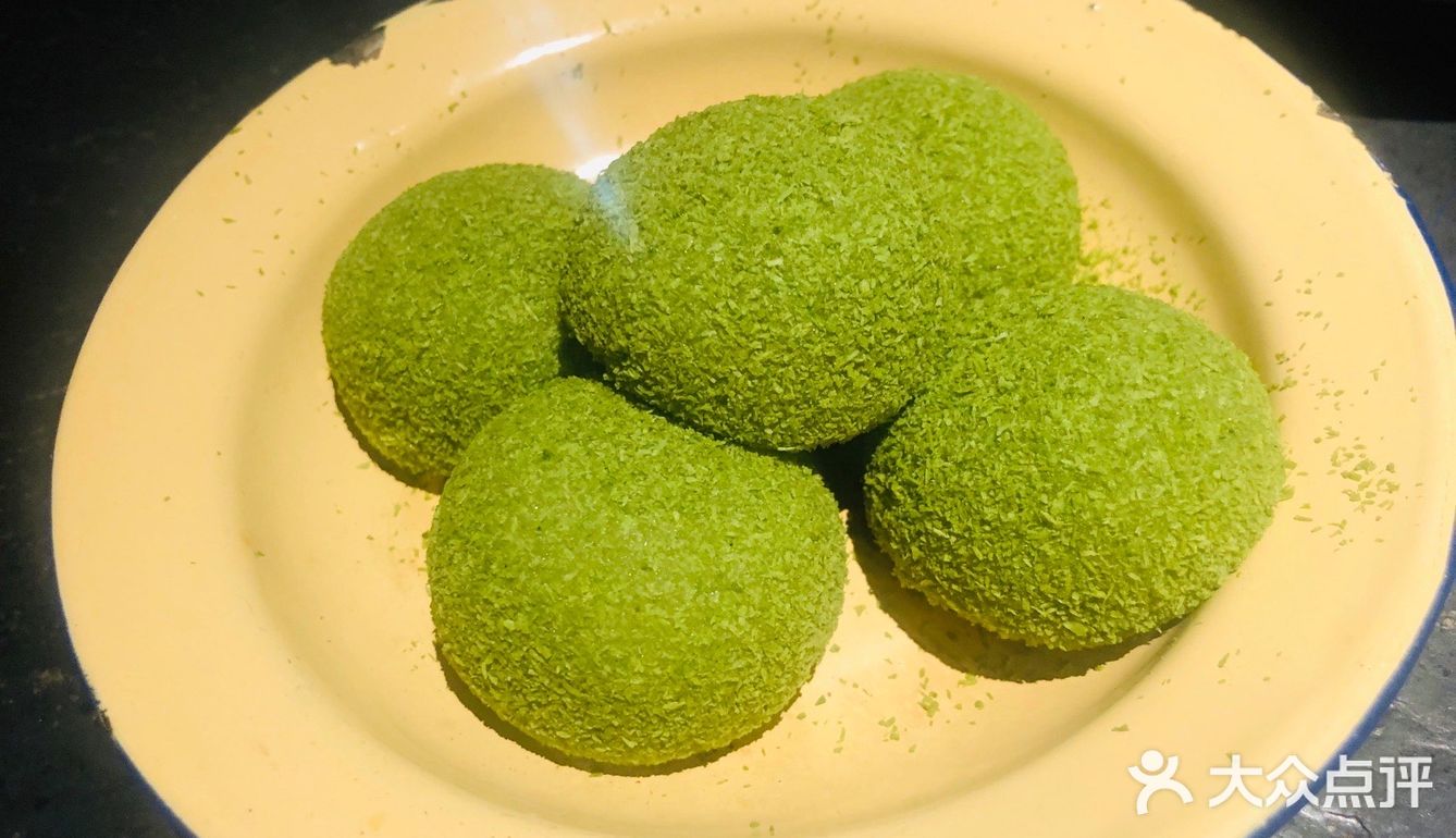 早就听闻这家来自重庆的火锅店，这次终于来拔草