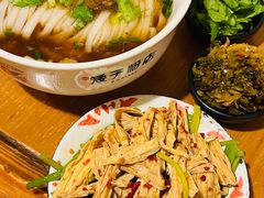 -矮子粉店1985·长沙米粉(湘春路店)