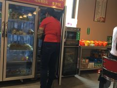 -轩于鲜旋转自助小火锅(新之城购物广场店)