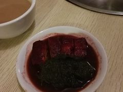 -洞庭洲·防空洞火锅·烧烤·铜锅涮肉(新百广场店)