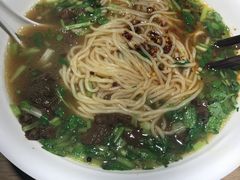 -牛吃草牛杂面(天一店)