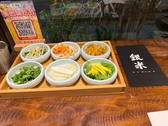 -银米·云南传统过桥米线(双廊黑金冠店)