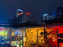 -拖板鞋咖啡旅行酒店(春熙路地铁站店)