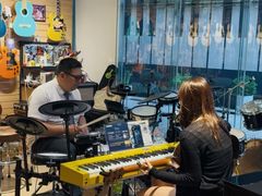 -柏斯音乐艺术中心·钢琴·吉他(上音店)