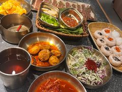 -草家酱蟹炭火烤肉店(珲春南路一店)