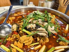 -牟记江湖重庆地标特色菜鱼蛋海鲜羊蝎子(巴南区黑金冠十多年好店)