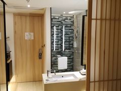 -上海浦东中心万枫酒店