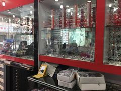 -朱师傅眼镜·蔡司·依视路·尼康(市先进店)