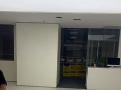 -卡罗酒店(东门晒布地铁站店)