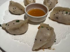 鲜肉虾仁锅贴-漢舍中国菜馆(浦东嘉里城店)