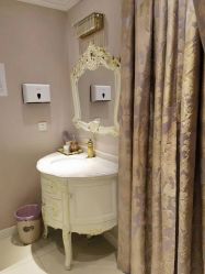 -蕾蕾美颜美容美体