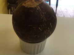 -志龙皇冠吃货椰子铺