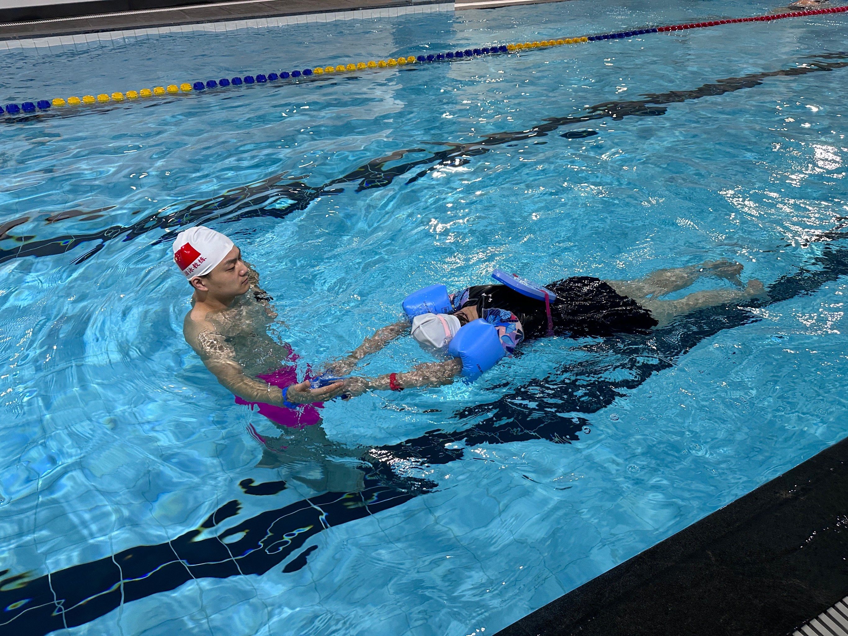 人少 每日水质清澈见底儿#孩子们最爱的游泳课 #最好的教育就是让孩子