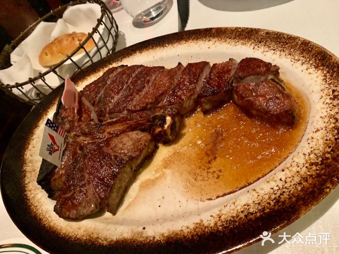 Wolfgang’s Steakhouse 沃夫冈牛排馆(上海白玉兰广场店)招牌大里脊双人份图片