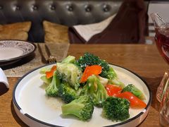 -迪拜杭州风味音乐餐厅(杭州首店 湖滨步行街店)