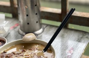 Eel Noodles with Barbecue Pork and Vegetables
