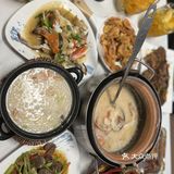 夜宵经常来吃的砂锅粥店，海鲜烤串都挺不错！