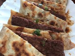 -溢心园香河肉饼总店