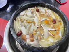 -南渝食府.墨脱石锅松茸鸡