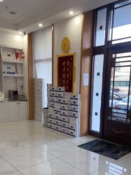 -靓芙泉专研痘痘肌