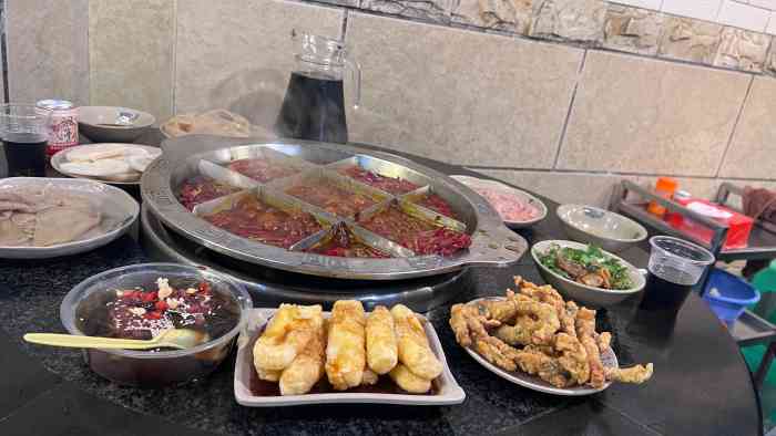 去玩鹅岭二厂,直接打车85吃火锅!