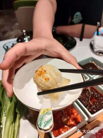 我们几个人，吃到扶墙出